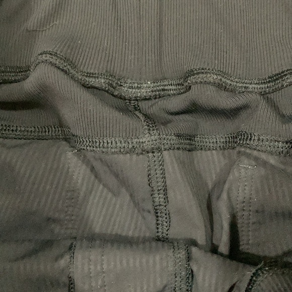 Lululemon Street to Studio Crops Black on Black Stripes size 8 unlined - Picture 5 of 9